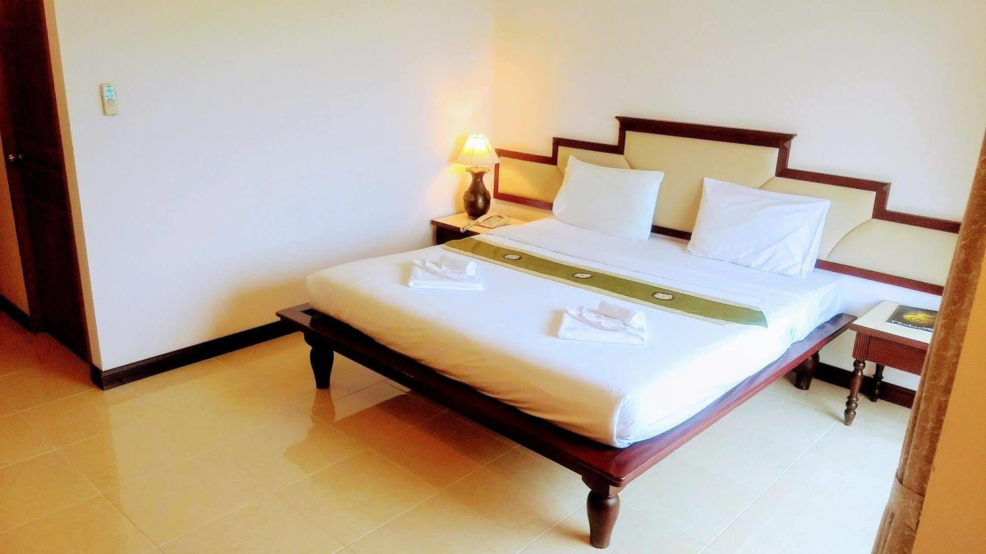 Zhou Hotel 3*